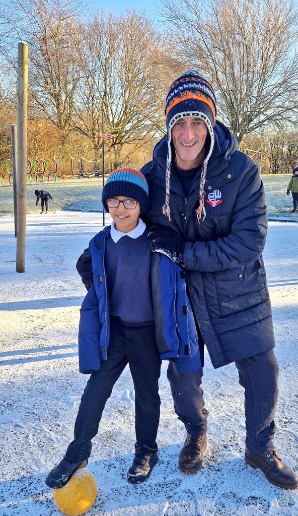 Image for the Tweet beginning: Happy New Year everyone! 